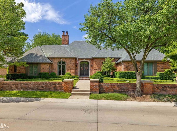 20 Windemere Place, Grosse Pointe Farms, MI 48236