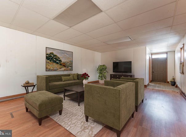 637 CHESTER PIKE, PROSPECT PARK, PA 19076