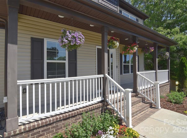 1021 Vickie Lane, Matthews, NC 28104