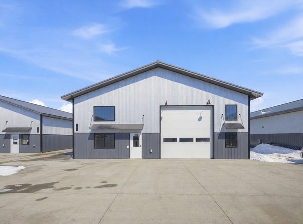 3320 39th Street S, Fargo, ND 58104