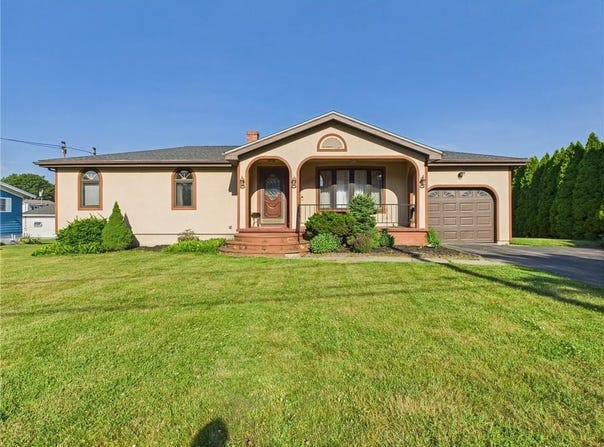 128 Arbor Terrace, Tiverton, RI 02878