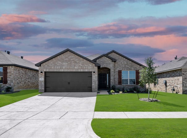 1913 Seminole Drive, Cleburne, TX 76033