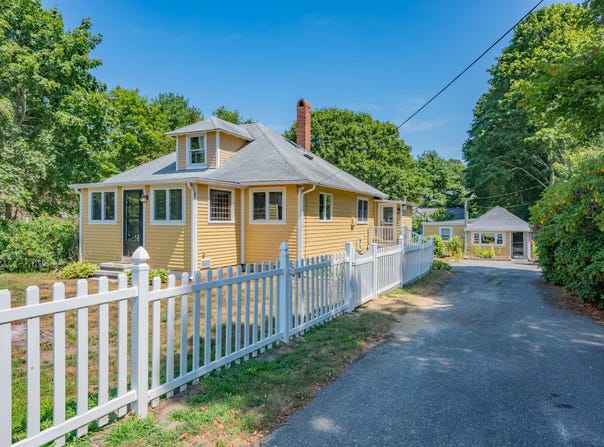 100 River Road, Marstons Mills, MA 02648