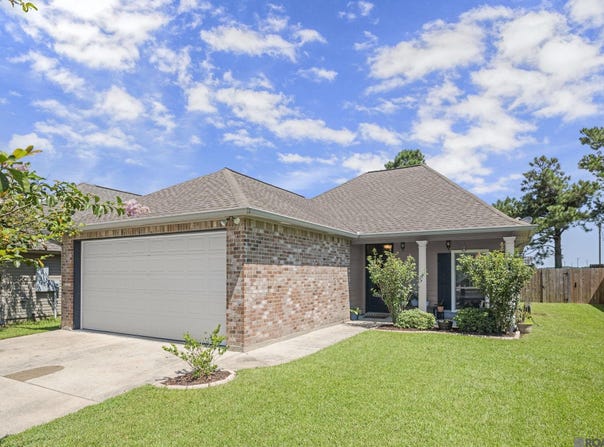 25421 Black Lake Ave, Livingston, LA 70754