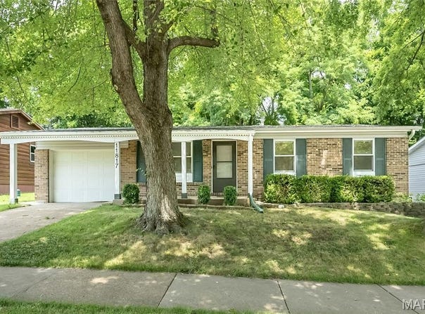 11817 Smoke Rise Court, Maryland Heights, MO 63043