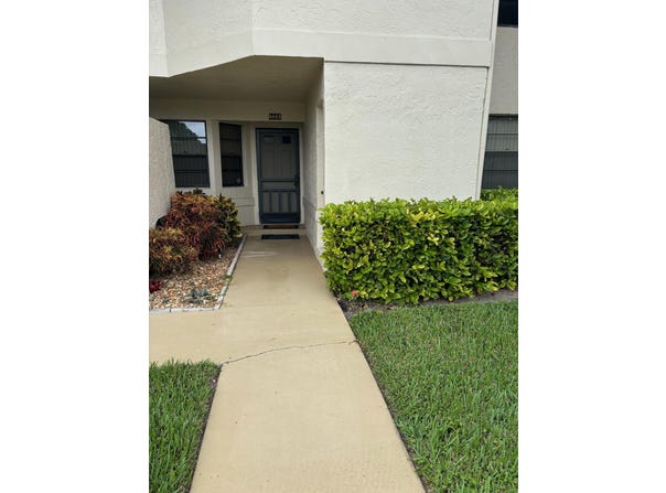 5881 Parkwalk Drive, Boynton Beach, FL 33472