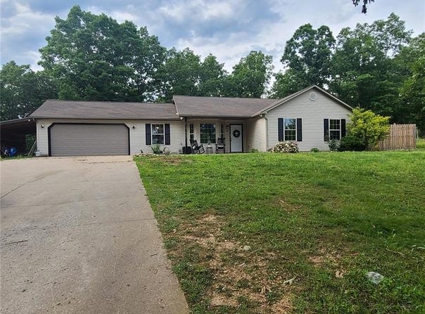 15903 Hardwood Lane, St Robert, MO 65584