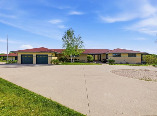 1049 Miller Road, Mineral Point, WI 53565