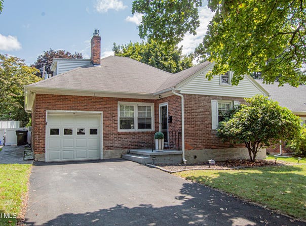 26 Center View Drive, Troy, NY 12180