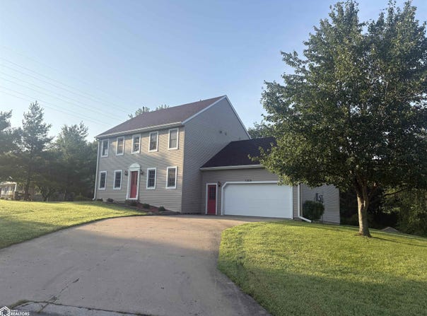 1525 Lone Oak Circle, Fairfield, IA 52556