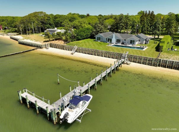 68  Peconic Avenue, Shelter Island, NY 11964