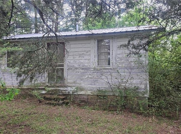 576  E State Highway 393, Delaware, AR 72835