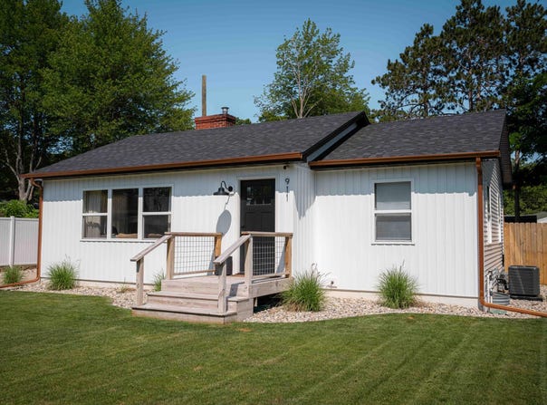 911 S Division Street, Whitehall, MI 49461