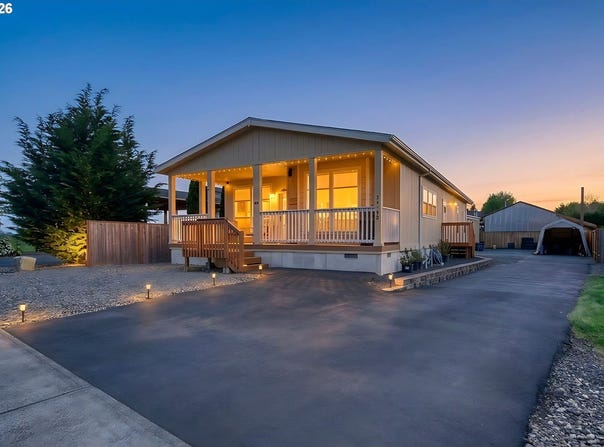 34148 SE ELM St, Scappoose, OR 97056