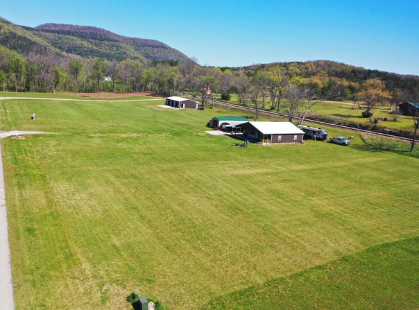 333 Manor Drive, Melbourne, AR 72556