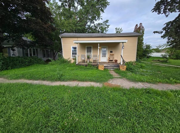 1021 S 5th Street, Monmouth, IL 61462