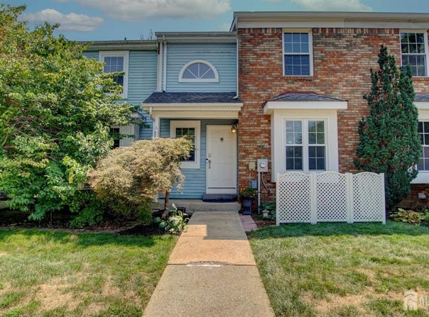 6 Pond Court, Hillsborough, NJ 08844