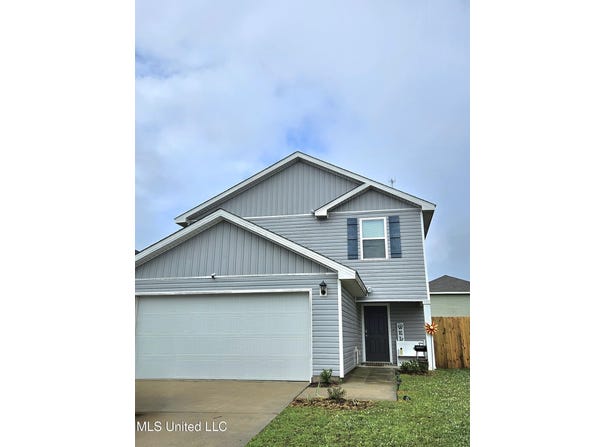 2205 Magazine Street, Ocean Springs, MS 39564