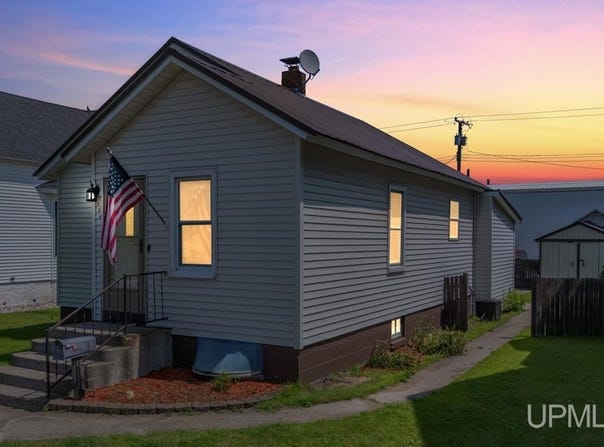 524 N 18th, Escanaba, MI 49829