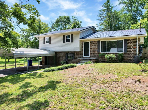 3010 W Lake Drive NW, Cleveland, TN 37312