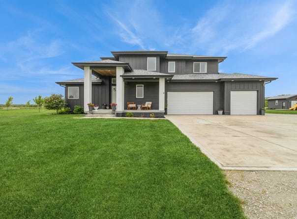 7124 43rd Avenue, Norwalk, IA 50211