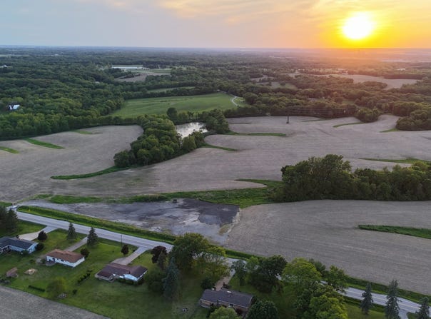 Ridgewood Rd, Milan, IL 61264