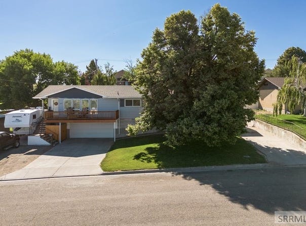 609 Calder Avenue, American Falls, ID 83211