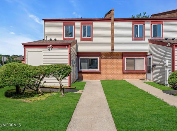 10 Foxwood Court, Brick, NJ 08724