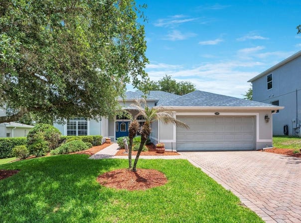 1207 LEGENDARY BOULEVARD, CLERMONT, FL 34711
