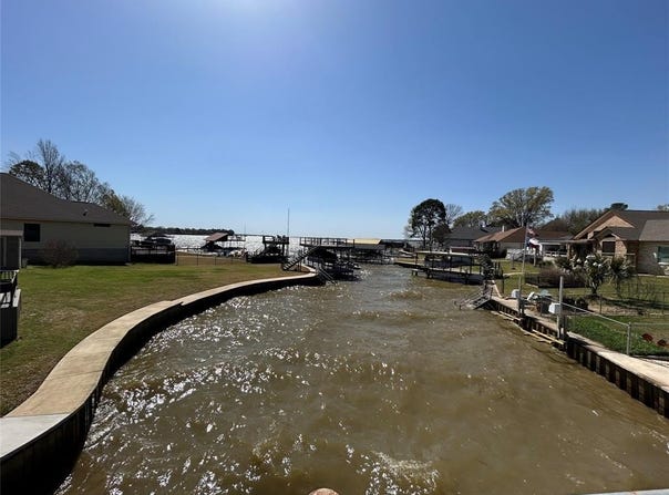 165 Seaside Drive, Gun Barrel City, TX 75156