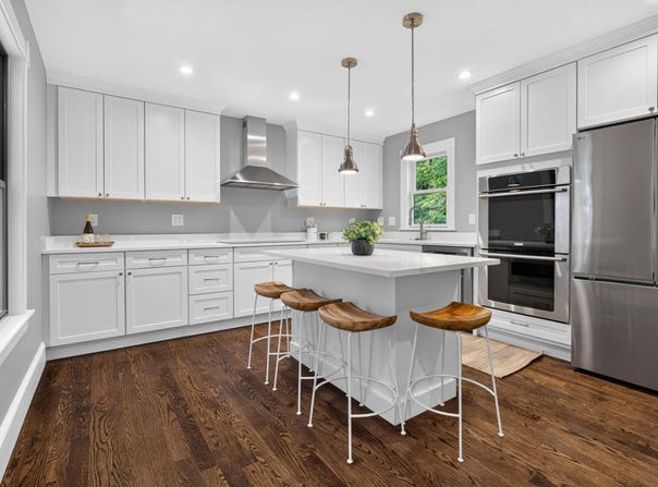 122 Winn St, Woburn, MA 01801
