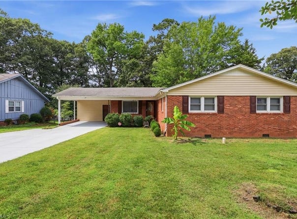 1609 Seven Oaks Place, High Point, NC 27265