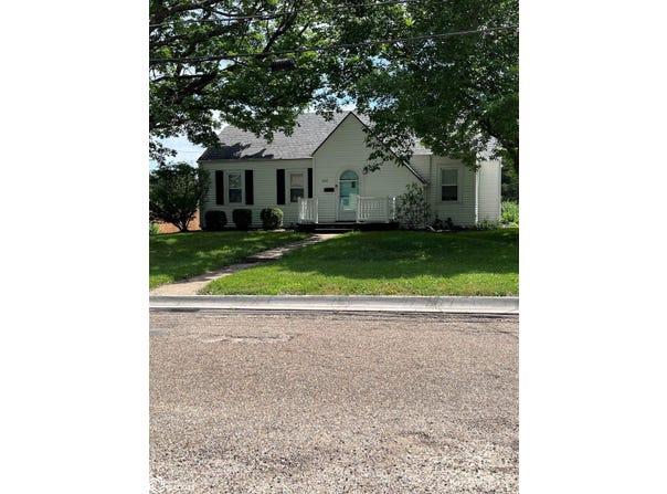 1012 5th Avenue E, Oskaloosa, IA 52577