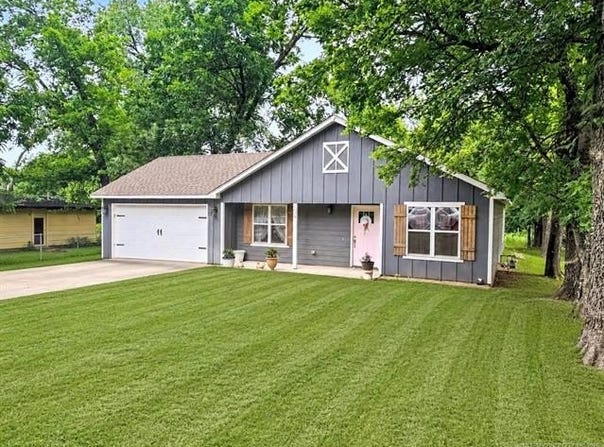 404 E Cottonwood Avenue, Fort Gibson, OK 74434