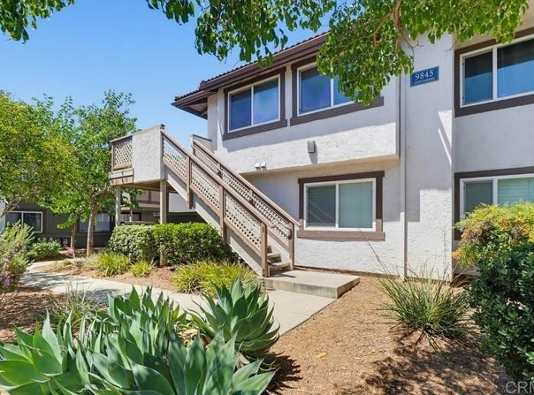 9845 Caspi Gardens Drive, Santee, CA 92071
