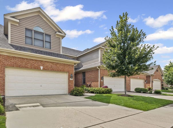 3733 King George Lane, St. Charles, IL 60174