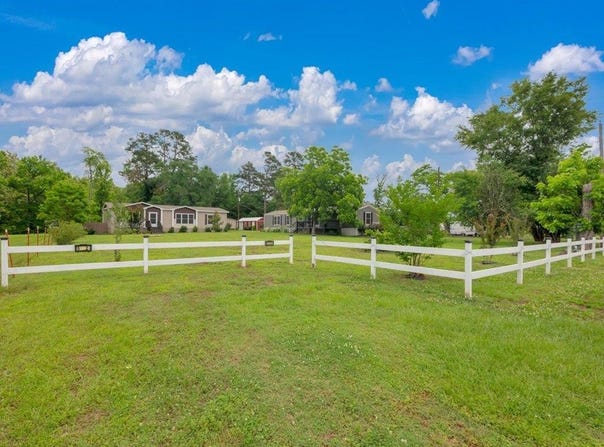 570 4th Street, Cushing, TX 75760