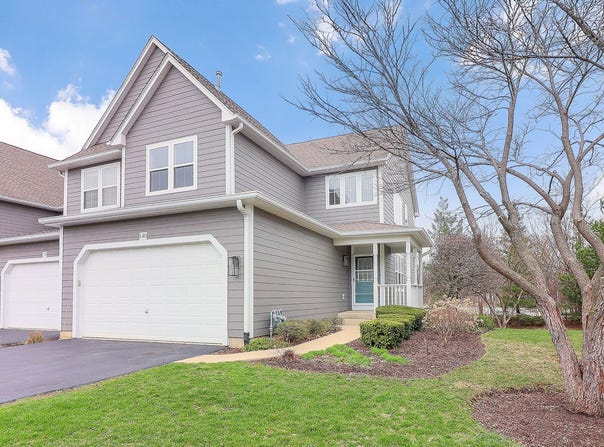 140 Tanglewood Drive, Glen Ellyn, IL 60137