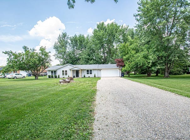 45 Long Drive, Lakengren, OH 45320