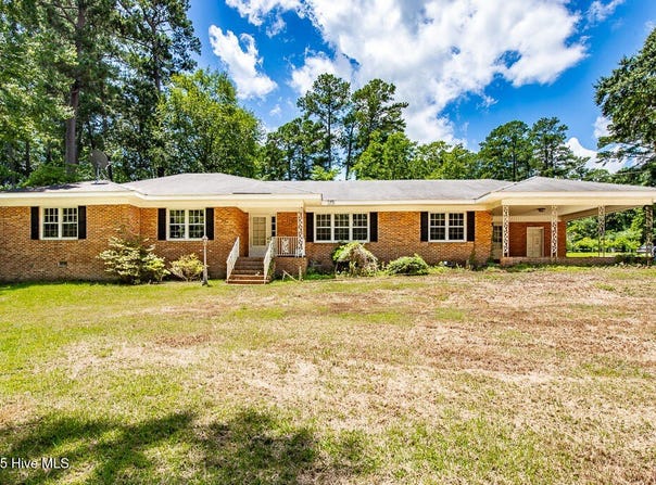 2301 Stallings Drive, Kinston, NC 28504