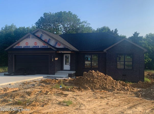 136 Hidden Valley Dr, Bardstown, KY 40004