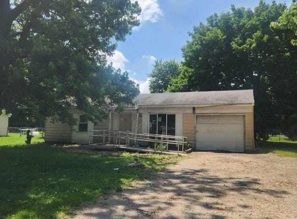 1823 Cambridge Drive, Warsaw, IN 46580