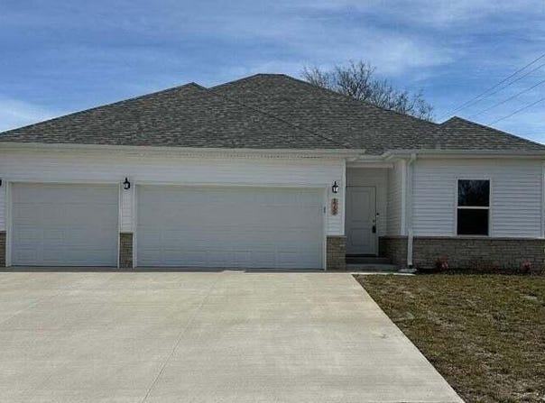 1325 W Kay Street, Bolivar, MO 65613