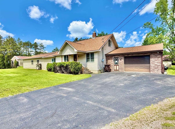 4860 Danforth, Escanaba, MI 49829