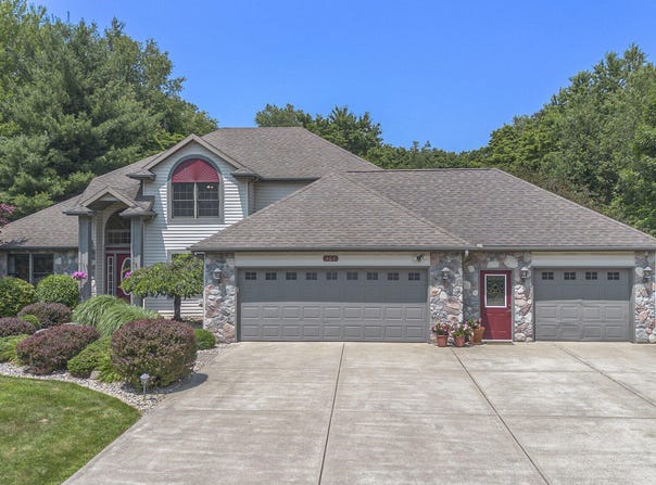 407 E Marquette Woods Road, St. Joseph, MI 49085