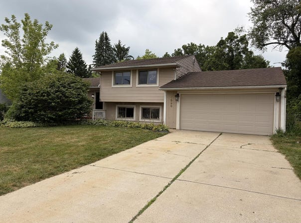 3090 Ripple Way, White Lake, MI 48383