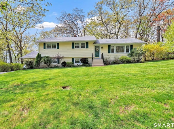 38 Cold Spring Circle, Shelton, CT 06484