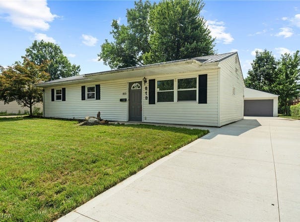 819 Baldwin Avenue, Elyria, OH 44035