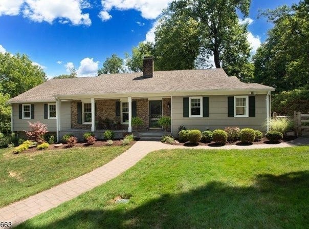 24 Blazier Rd, Warren Township, NJ 07059