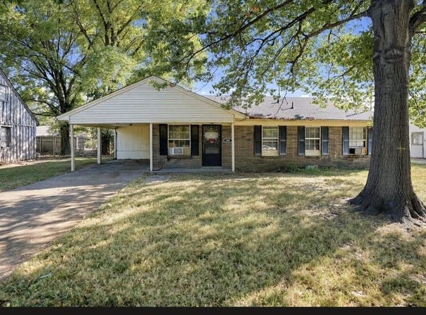 704 N MCAULEY CIRCLE, West Memphis, AR 72301